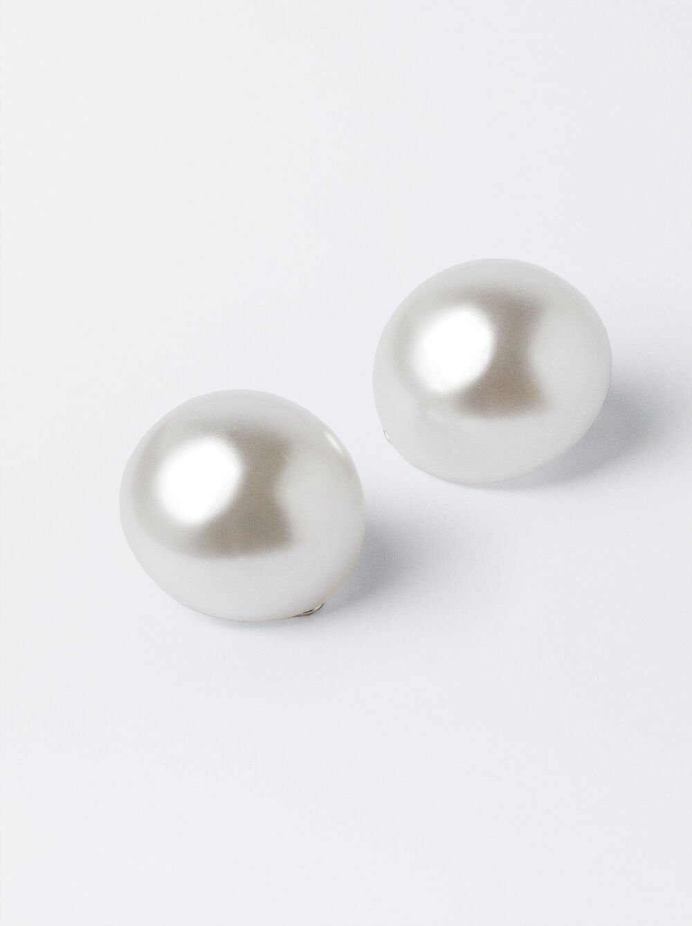 Faux Pearl Short Earrings With Clip Buckle