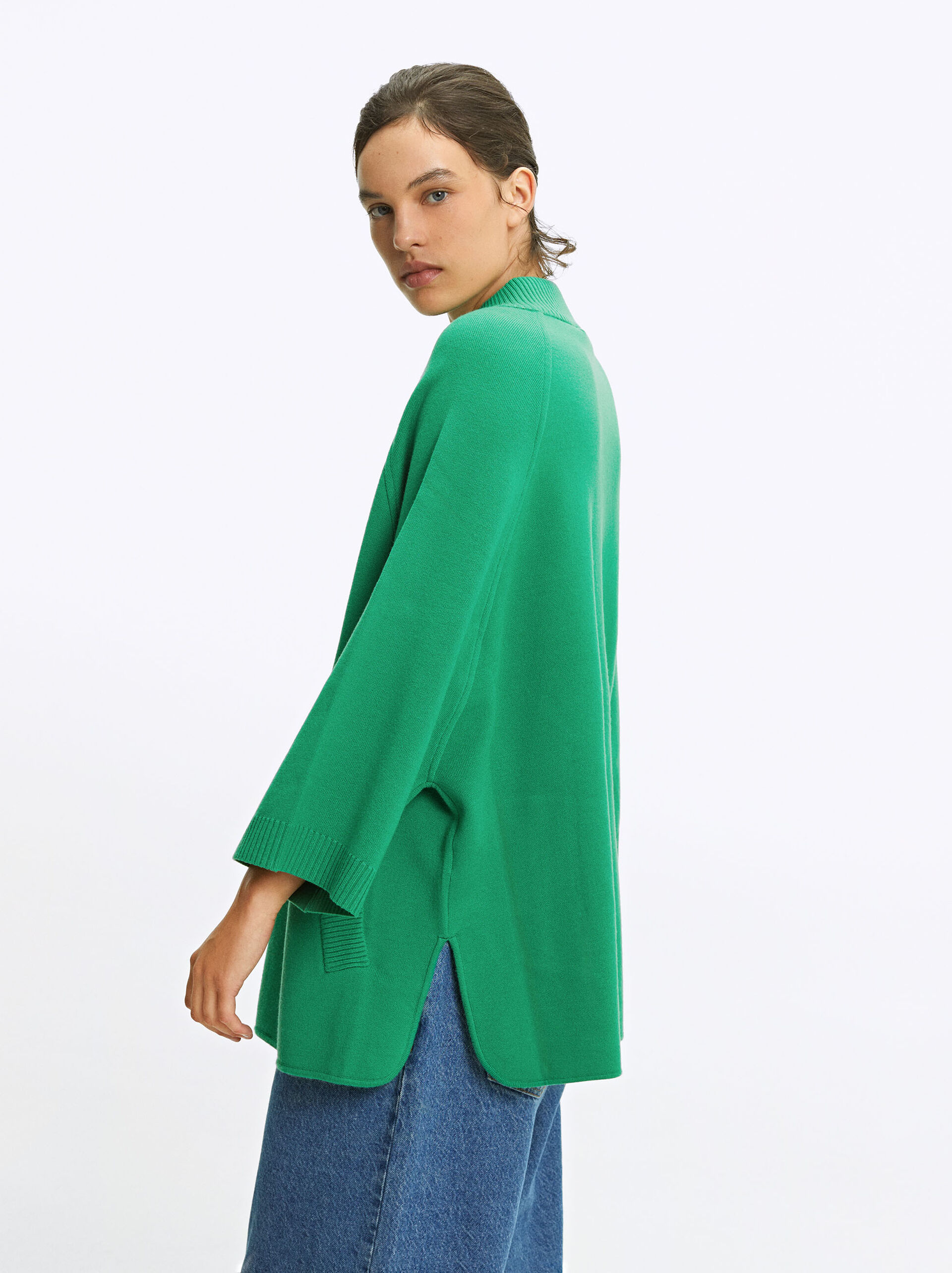 Round Neck Knitted Poncho image number 2.0