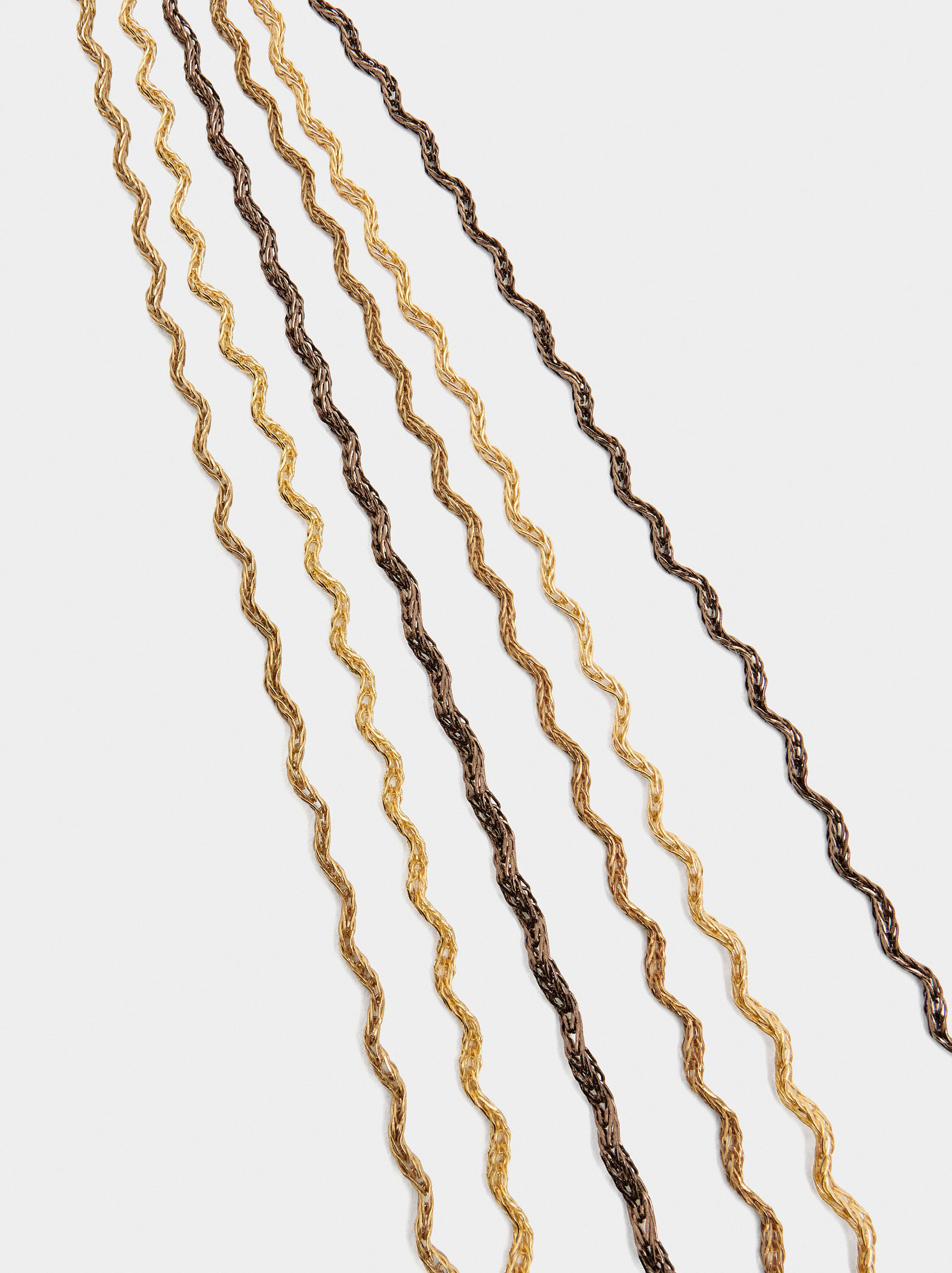 Multi-collar with waves image number 1.0