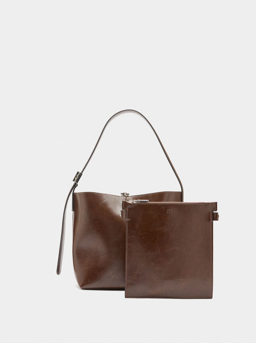 Bucket bag with cracked effect