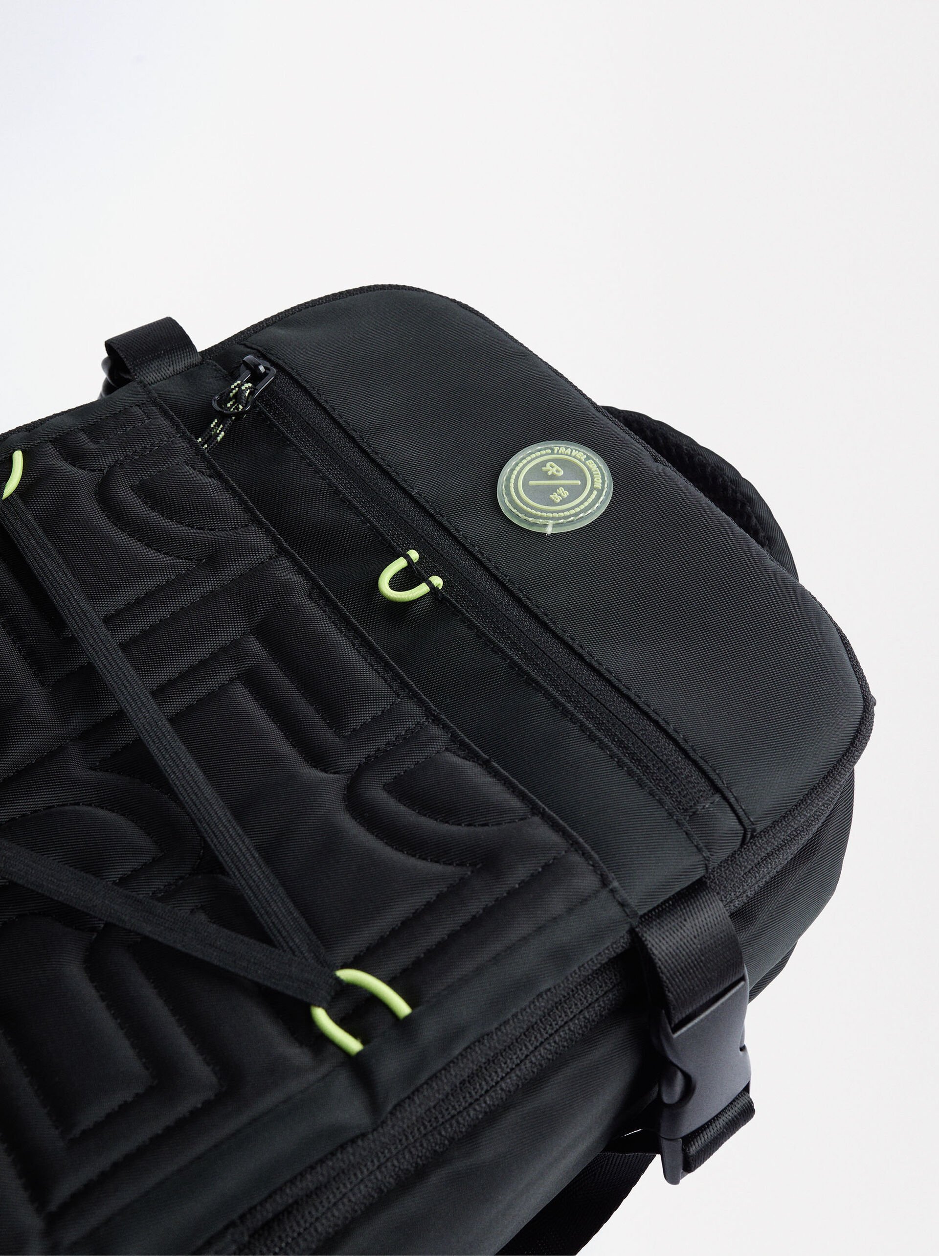 Expandable nylon cabin backpack image number 1.0