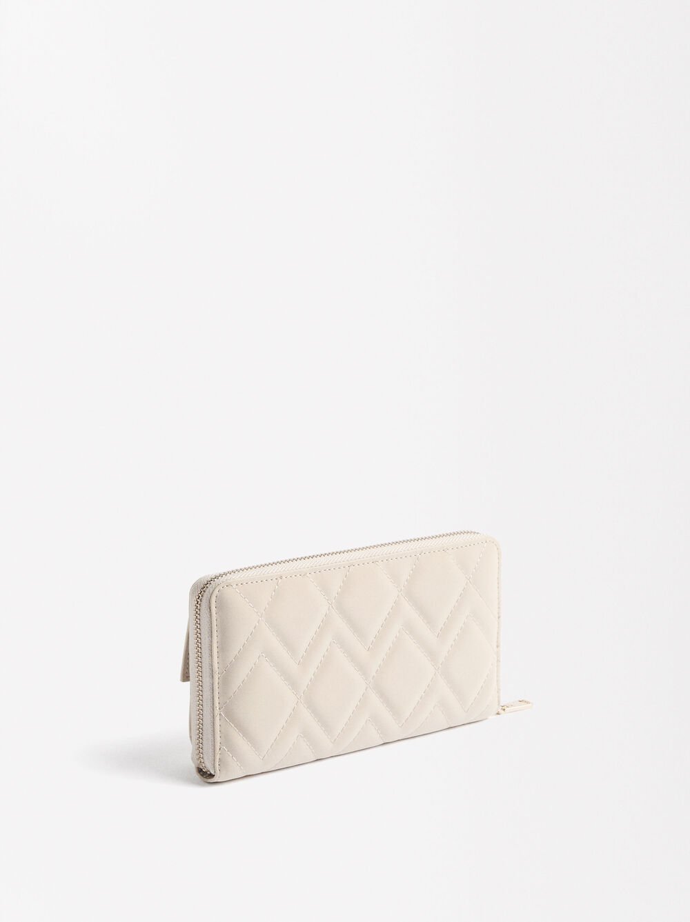 Quilted wallet with flap closure