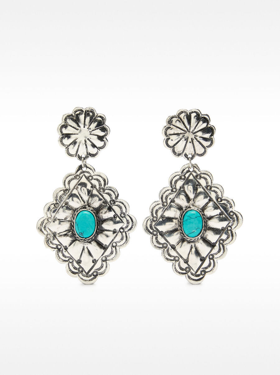 Diamond-shaped earrings with stone