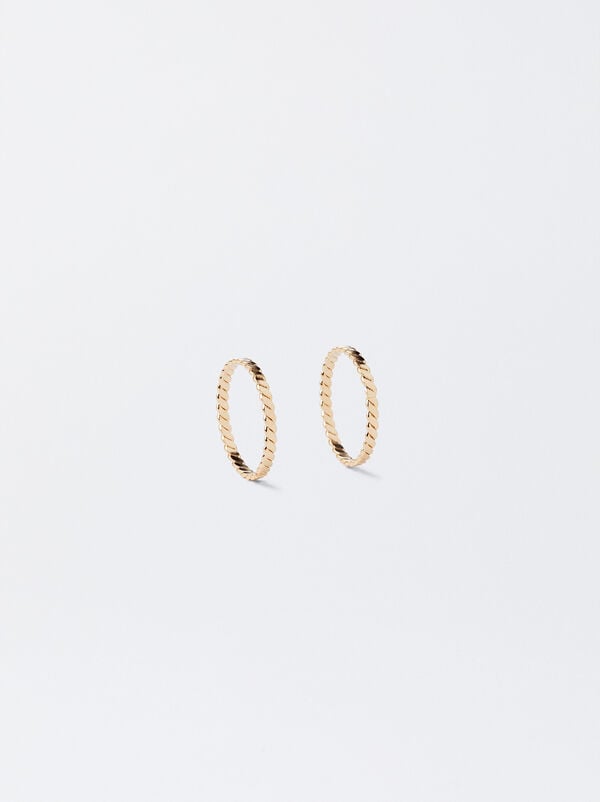 Golden band ring