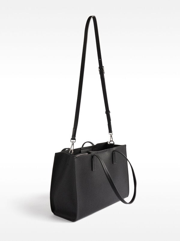 Shopper bag with removable pouch
