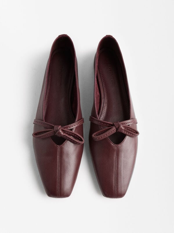 Leather ballet flats with bow