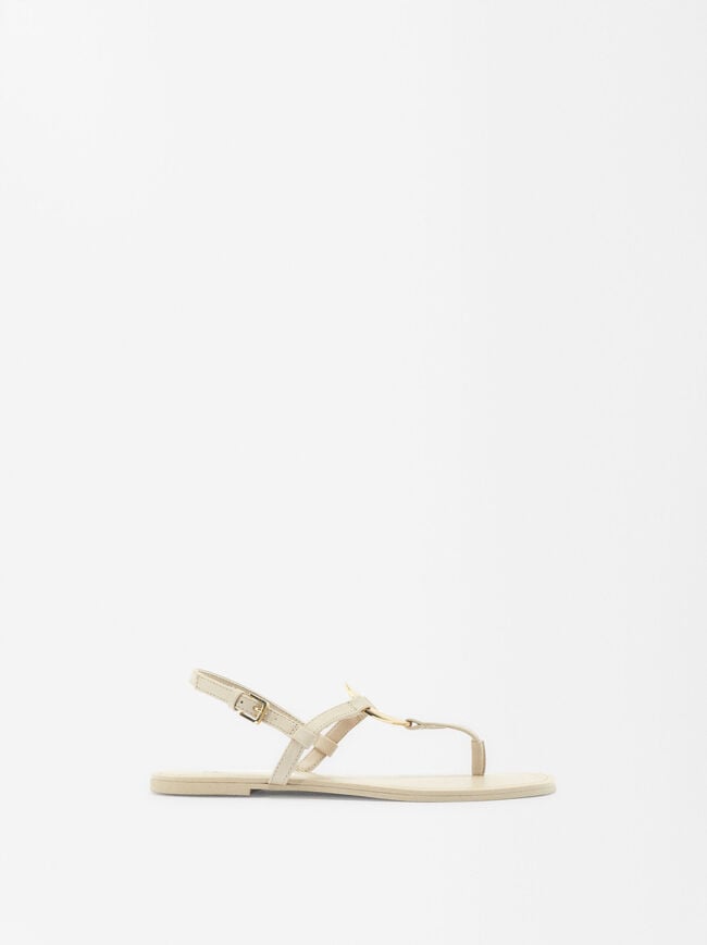 Flat Sandals With Metallic Detail image number 0.0