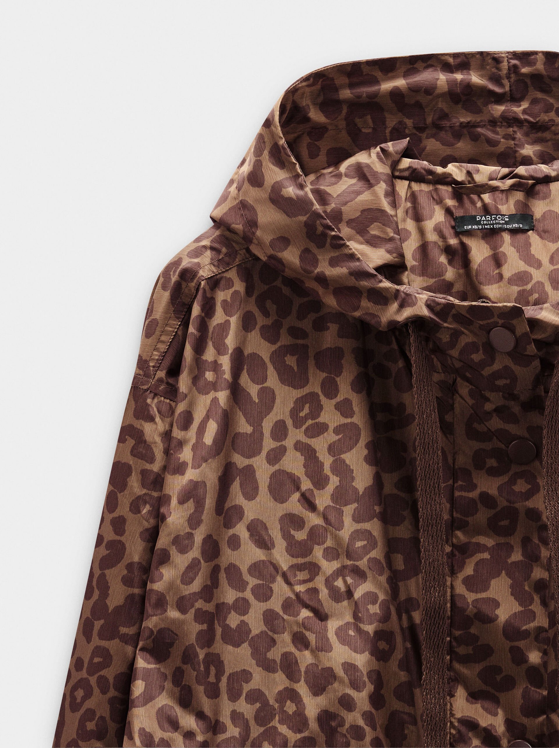 Printed parka with hood image number 6.0