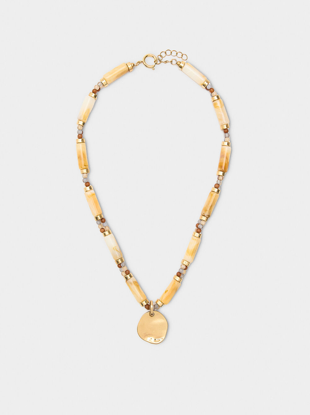 Short segmented necklace with stone effect