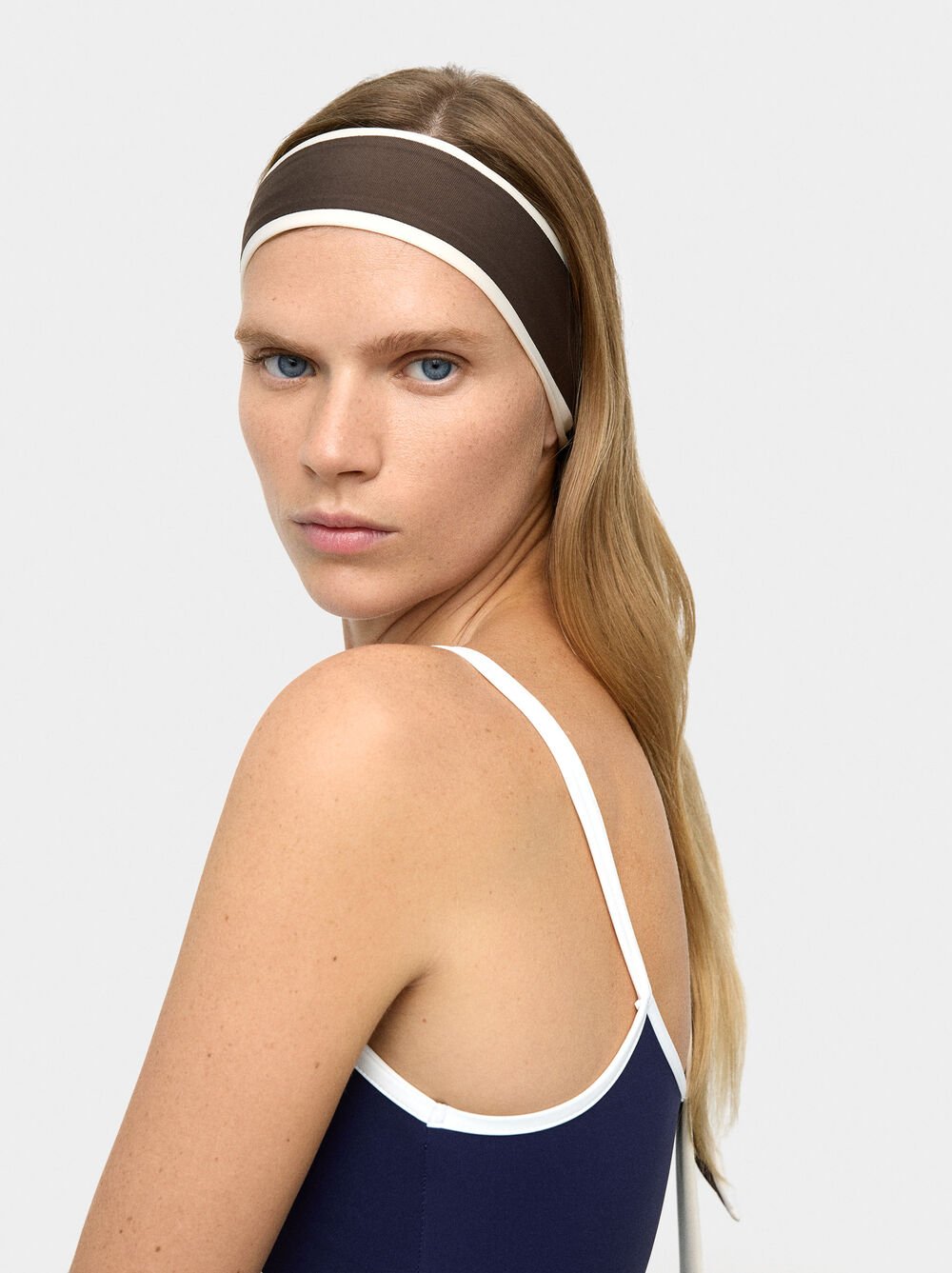 Hairband with contrast piping