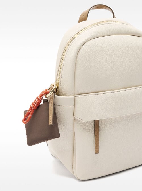 Basic backpack with pendant