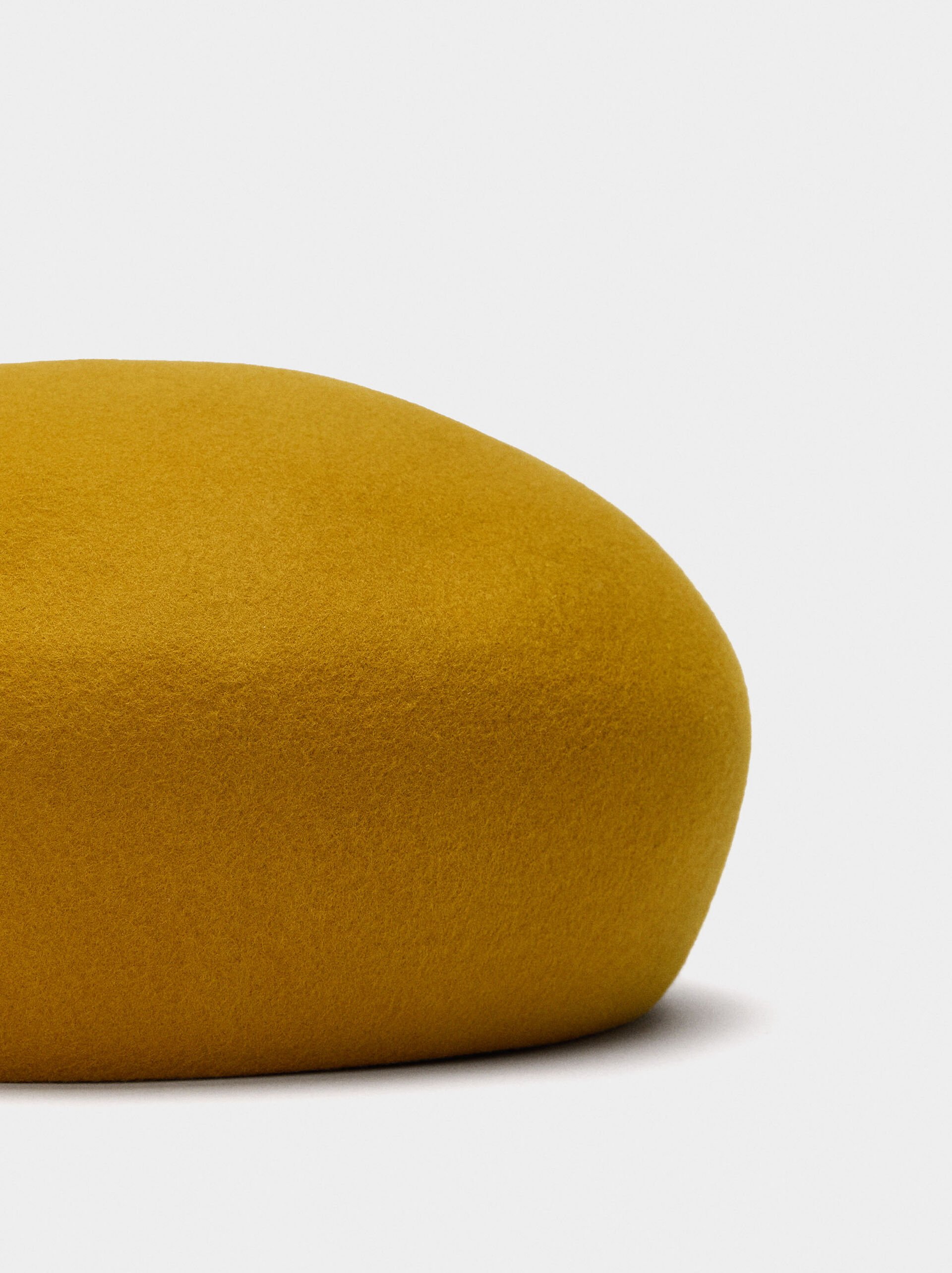 Wool beret image number 1.0