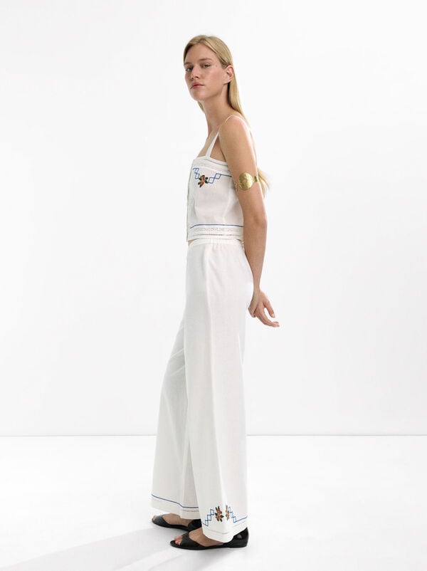 Embroidered top with lace