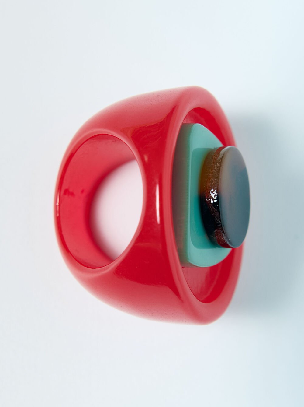 Anillo redondo efecto carey