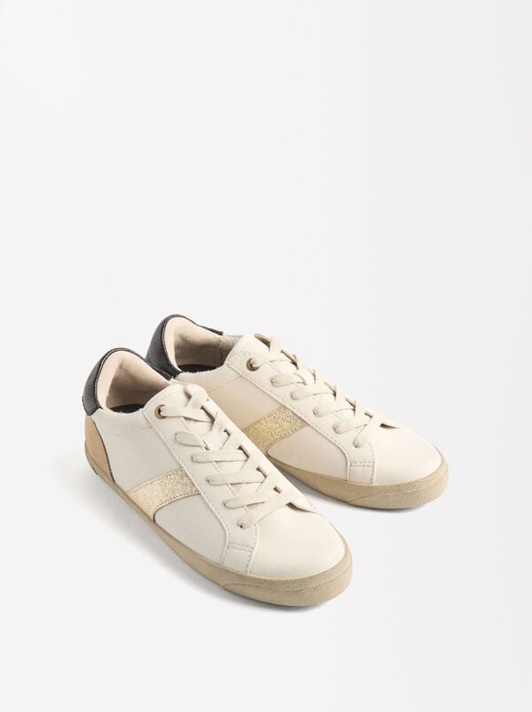 Contrast sneakers