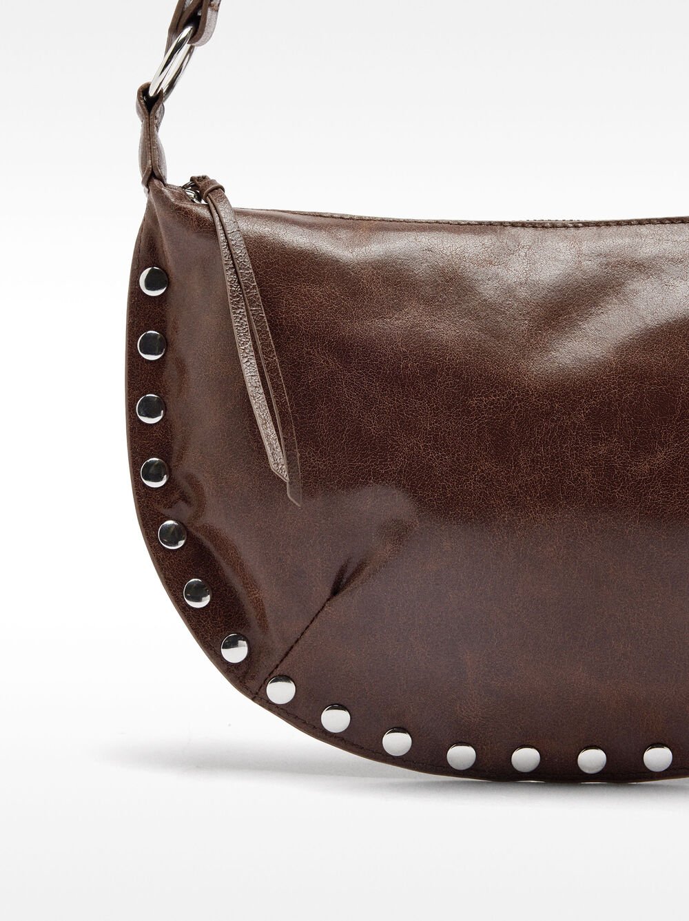 Schultertasche mit Nieten