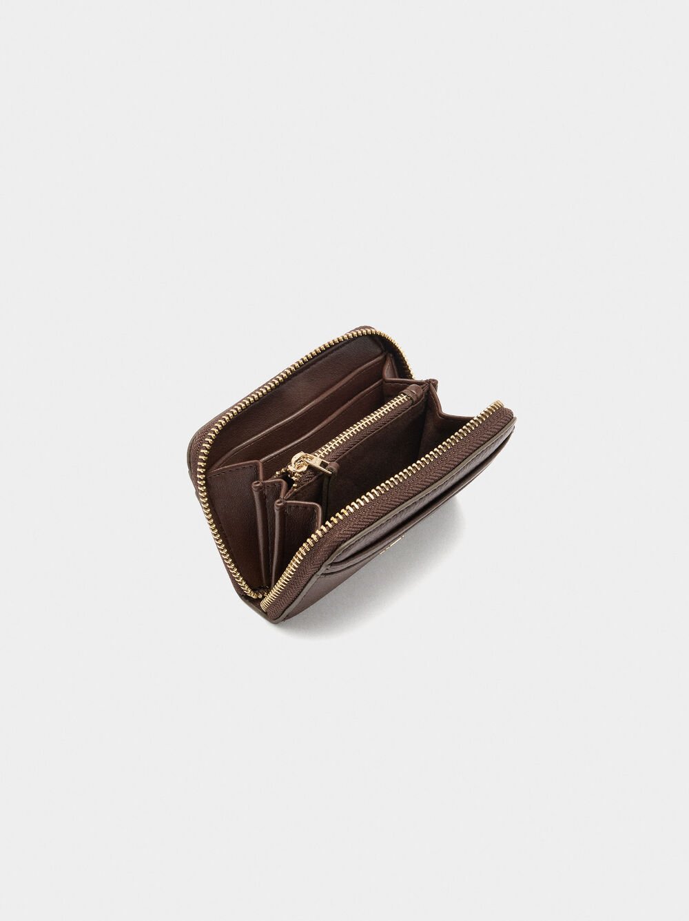 Basic textured wallet