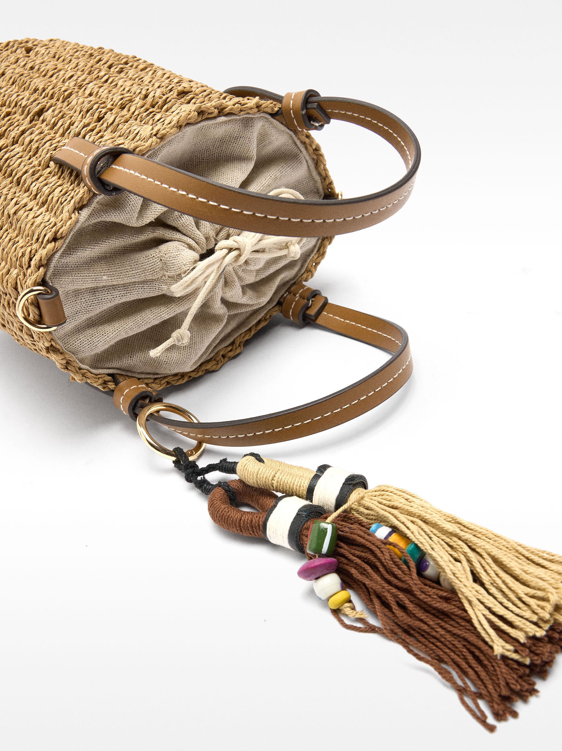 Bucket bag straw effect image number 5.0