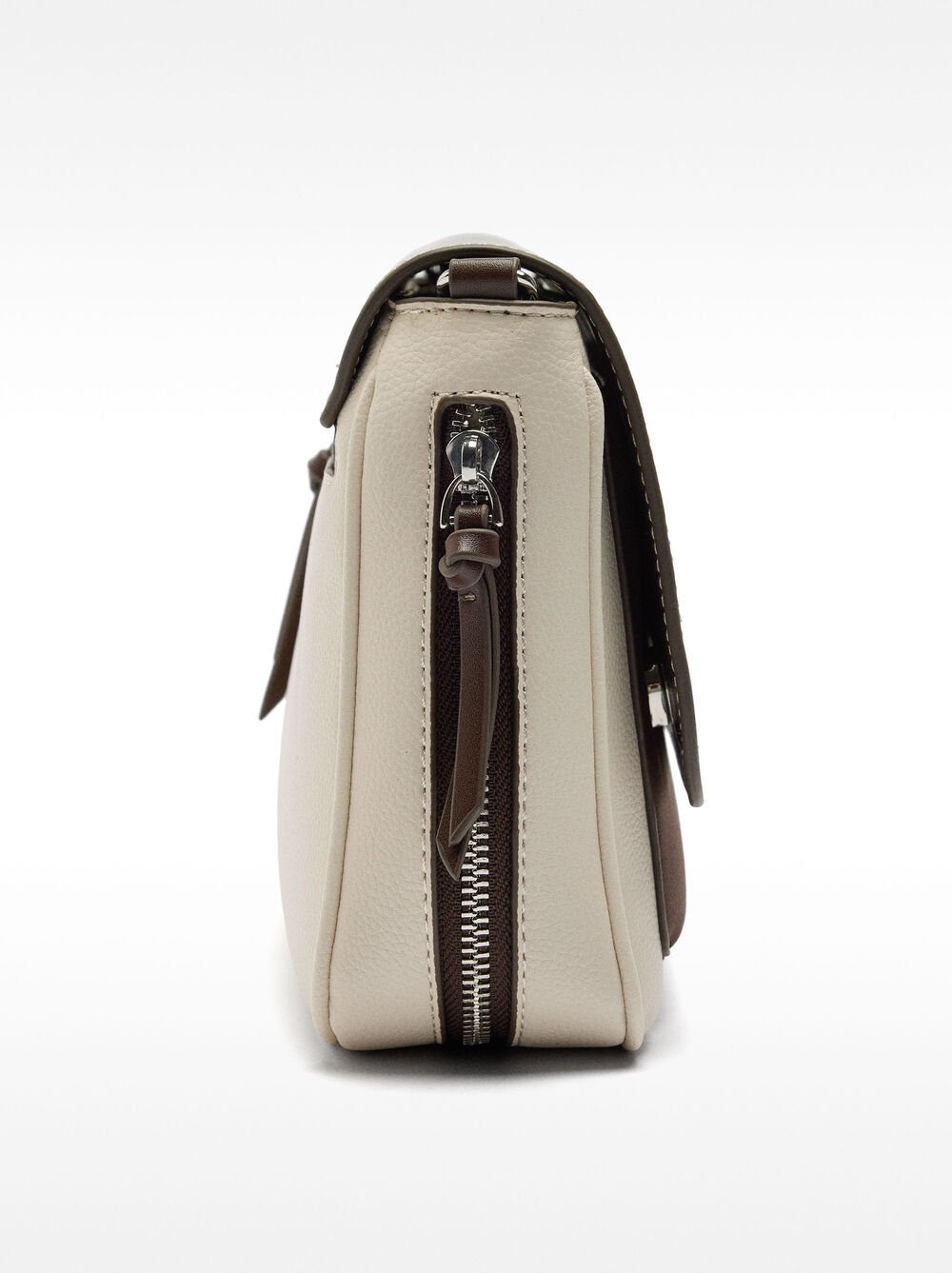 Bolso bandolera extensible con solapa