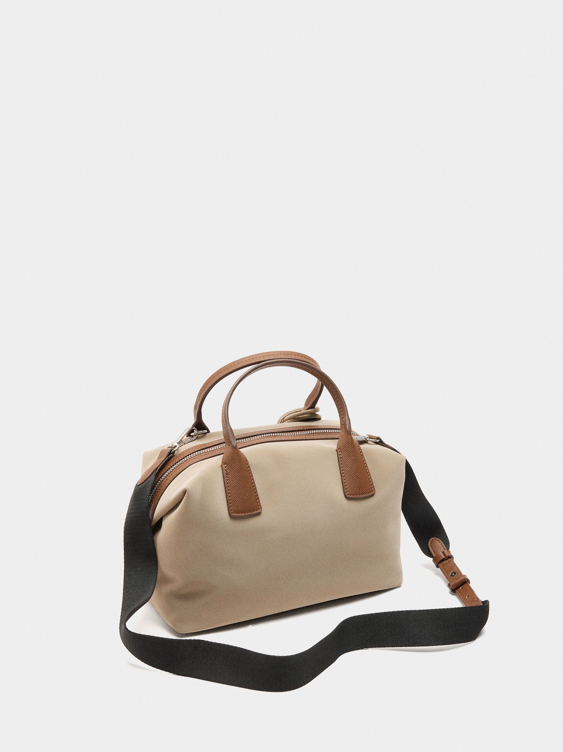 Soft texture tote bag with pendant image number 3.0