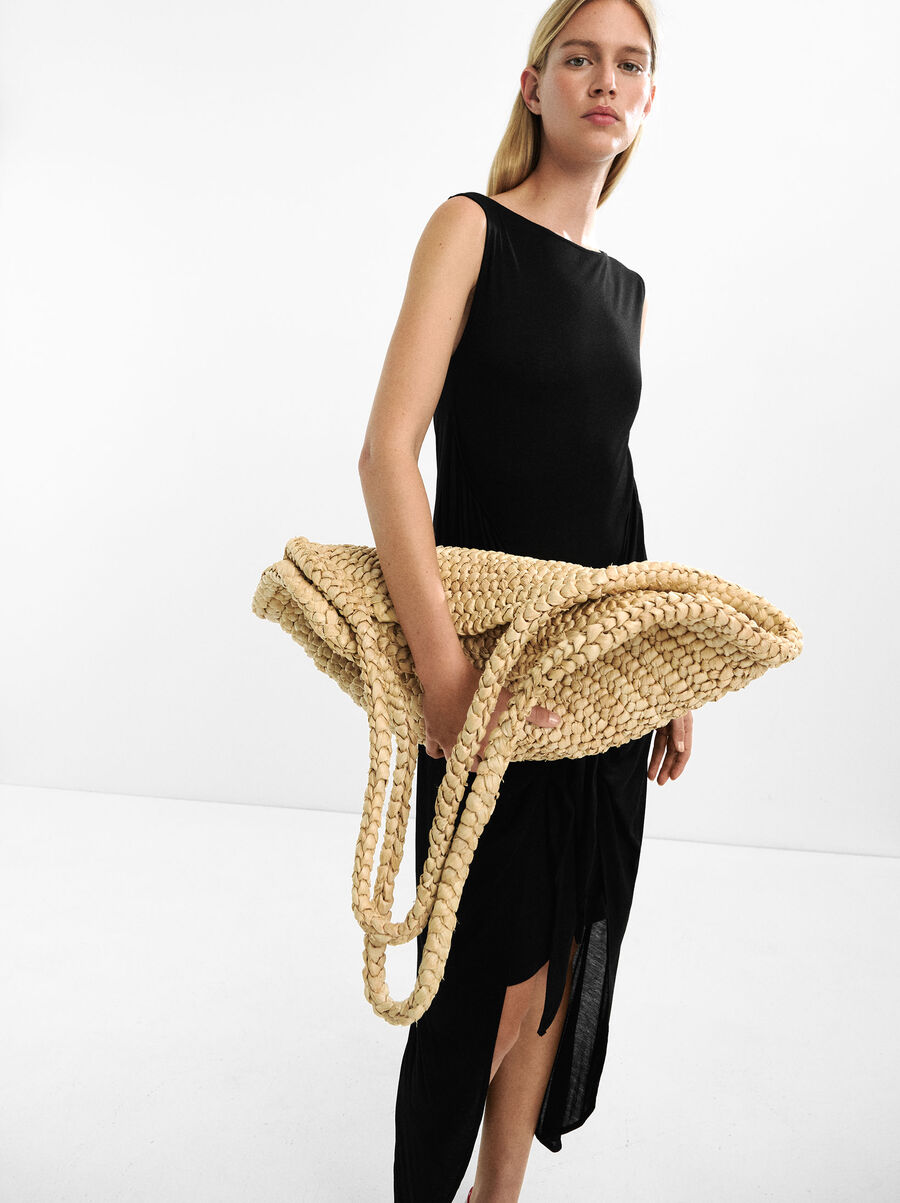 Vestido drapeado con lazo