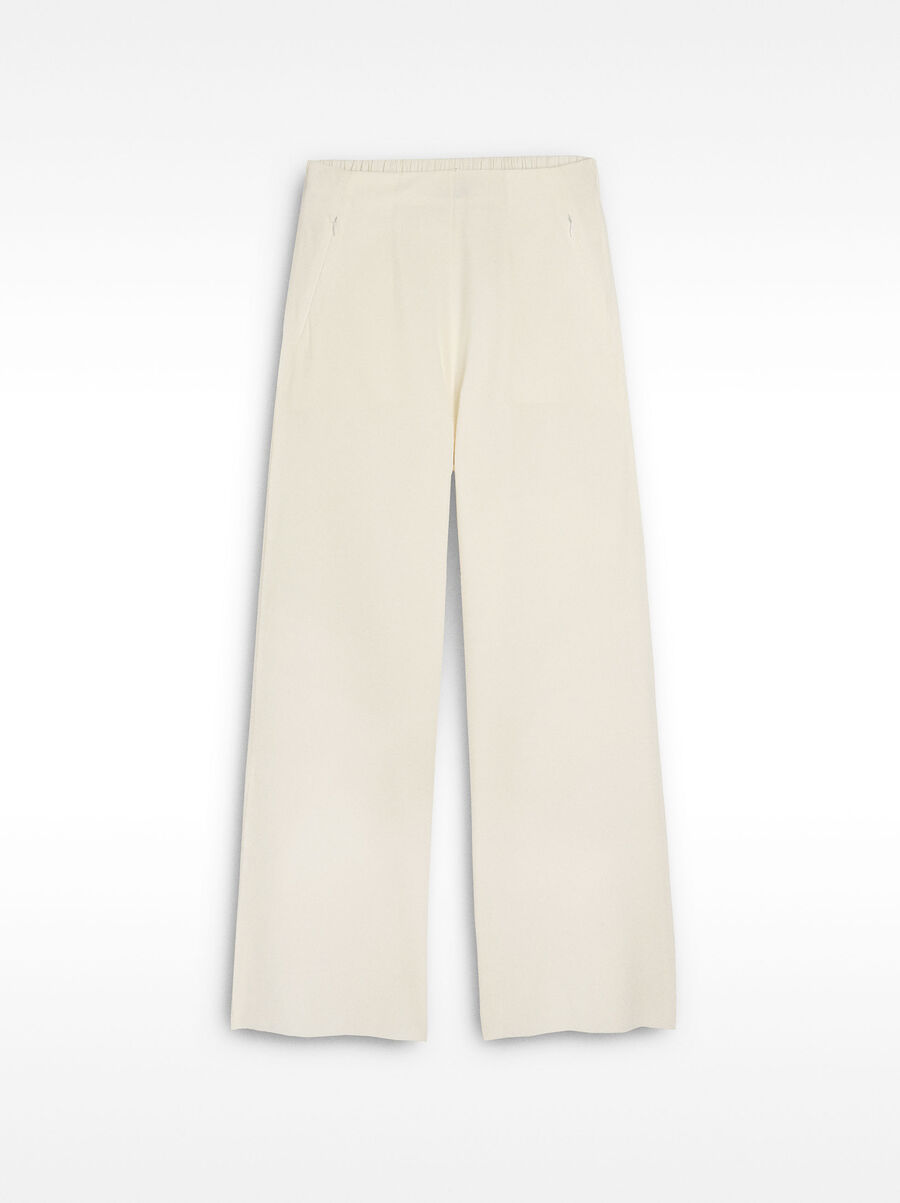 Trousers with zip pockets