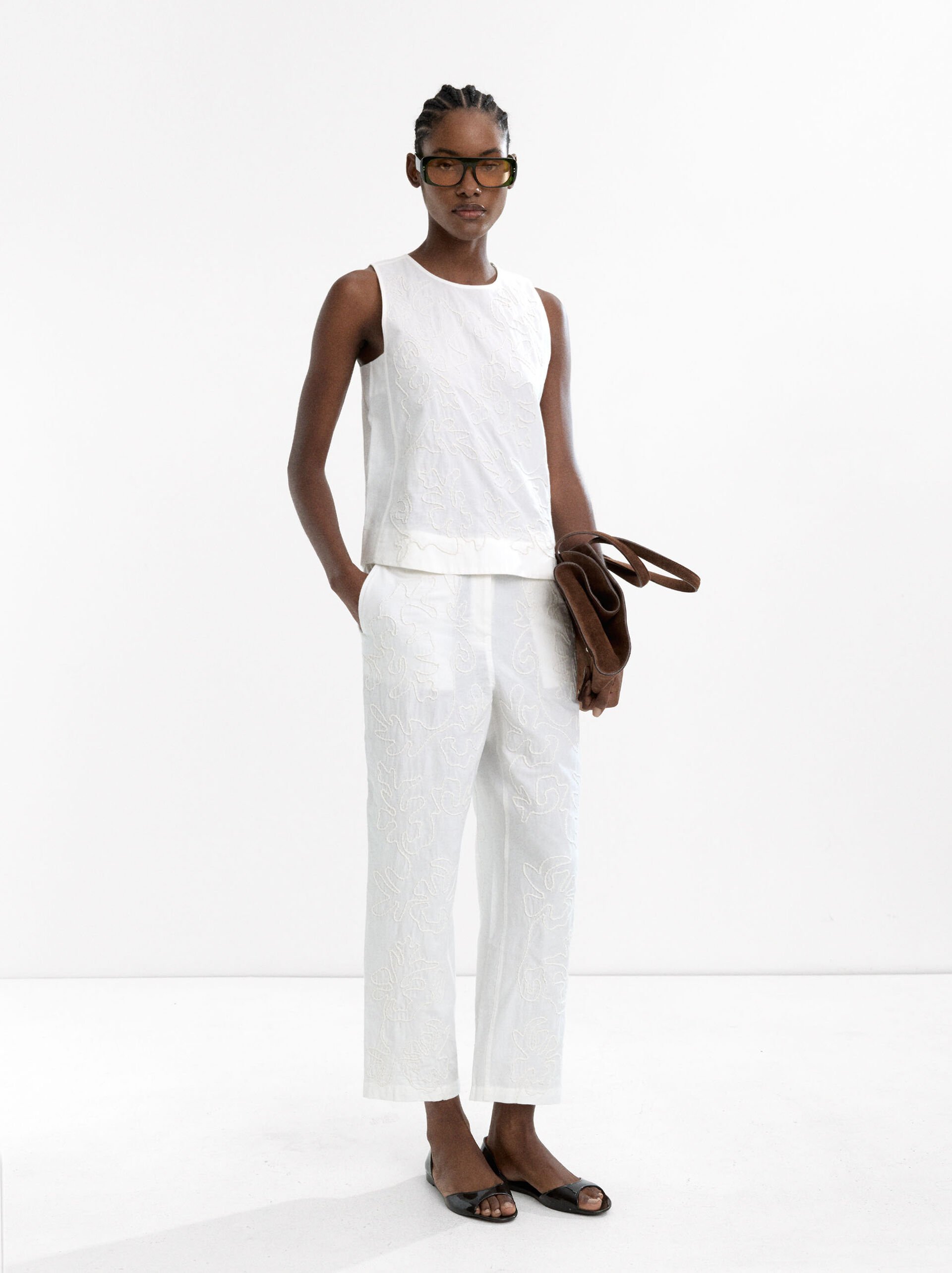 Pantalon avec broderies 100 % coton image number 0.0