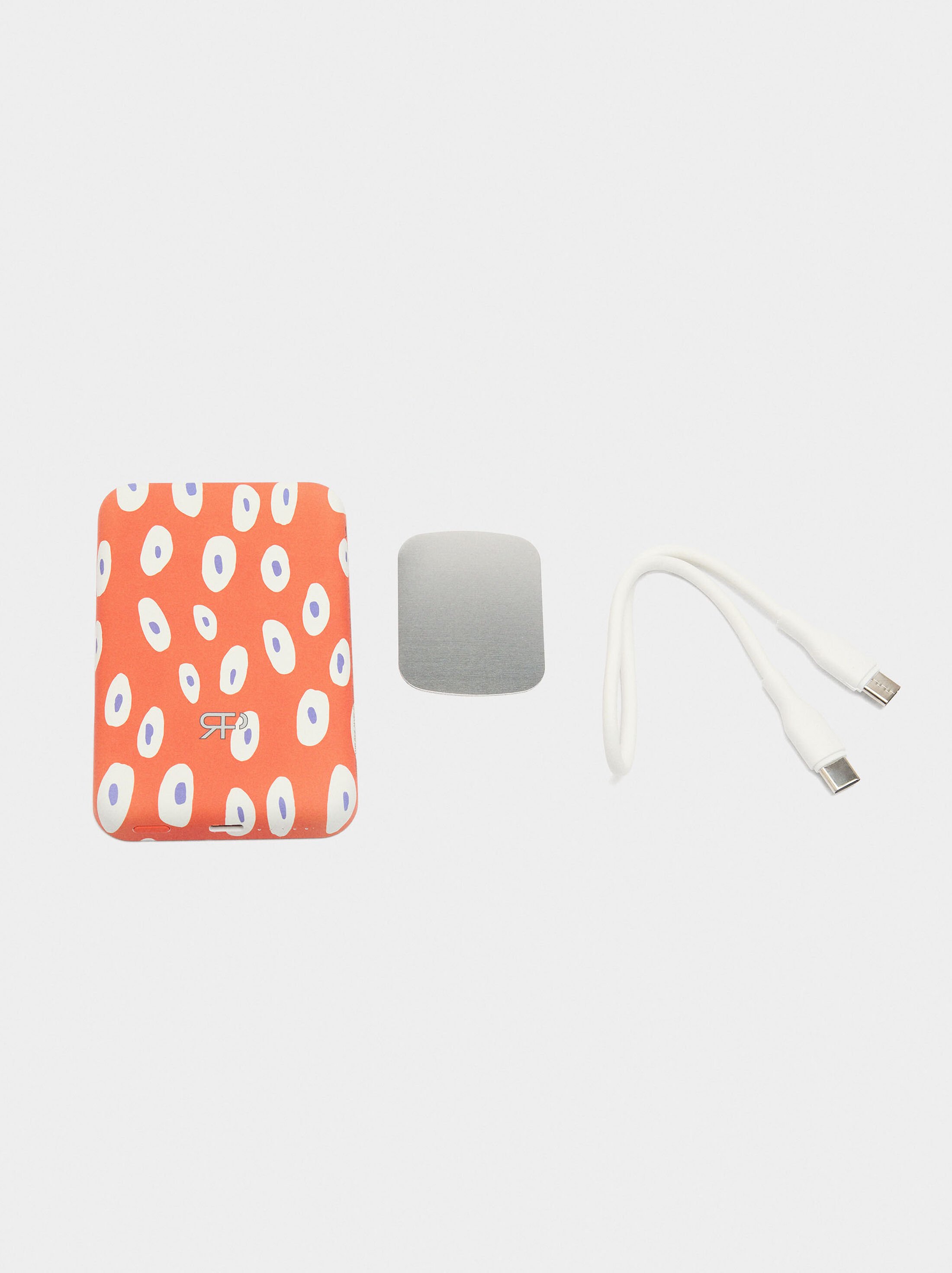 Power Bank with stripes image number 5.0