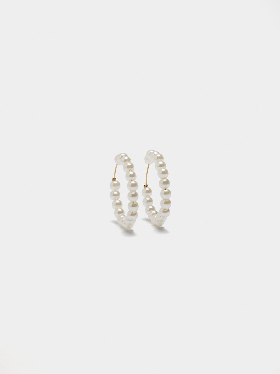 Hoop earrings with pearls