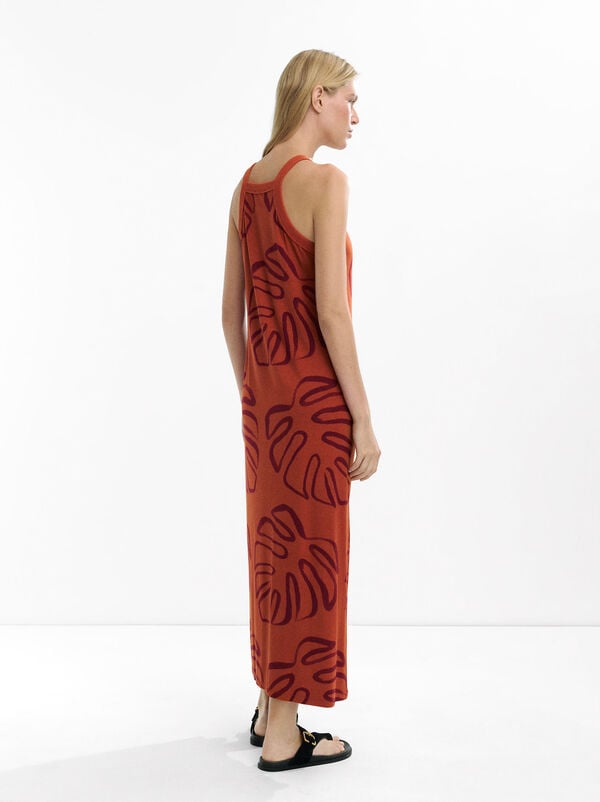 Long dress with leaf print