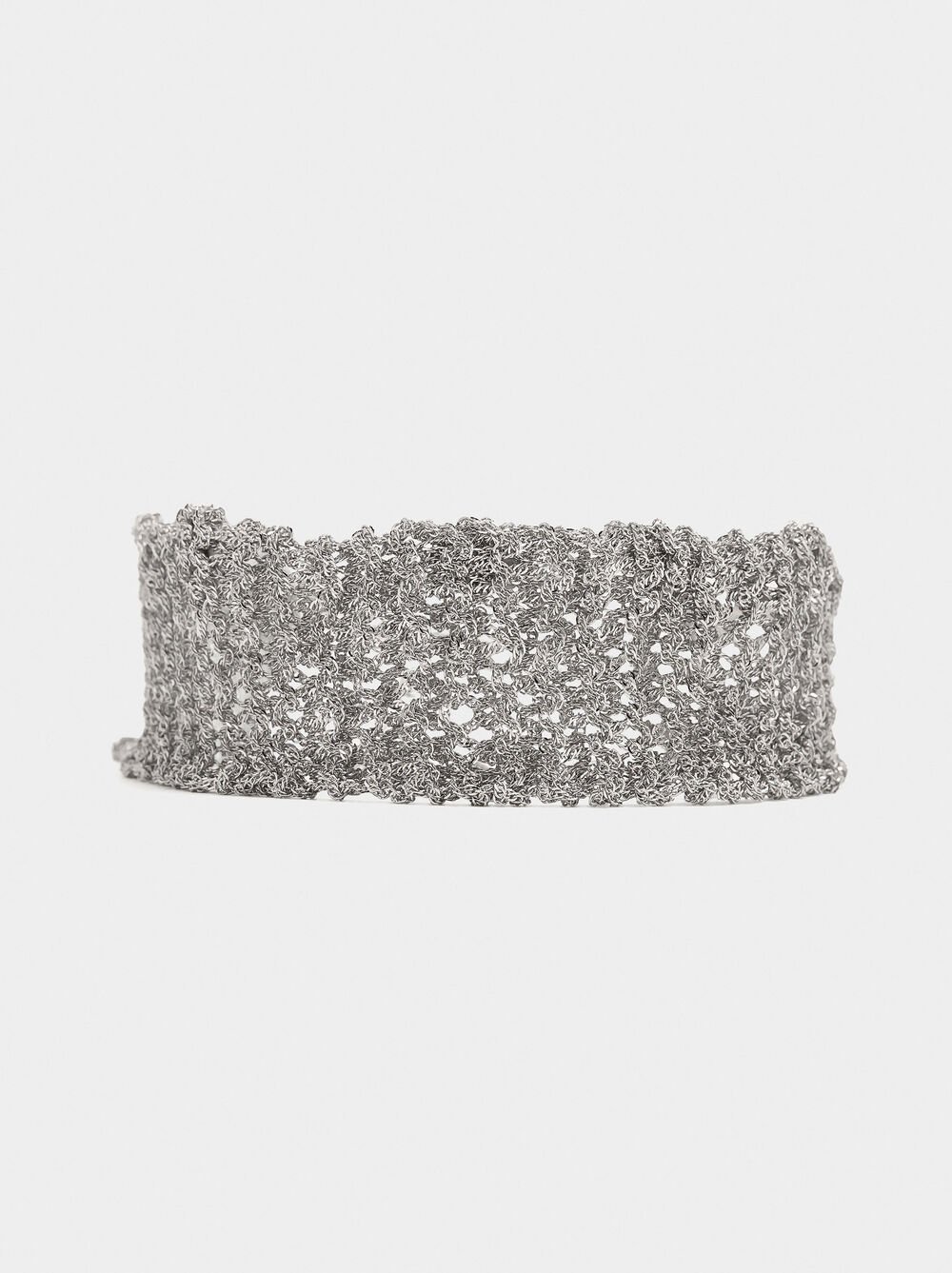 Halsband mit gekreuzten Ketten