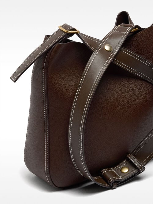 Shoulder bag with texture
