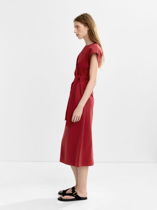 Drapiertes Kleid mit Schleife