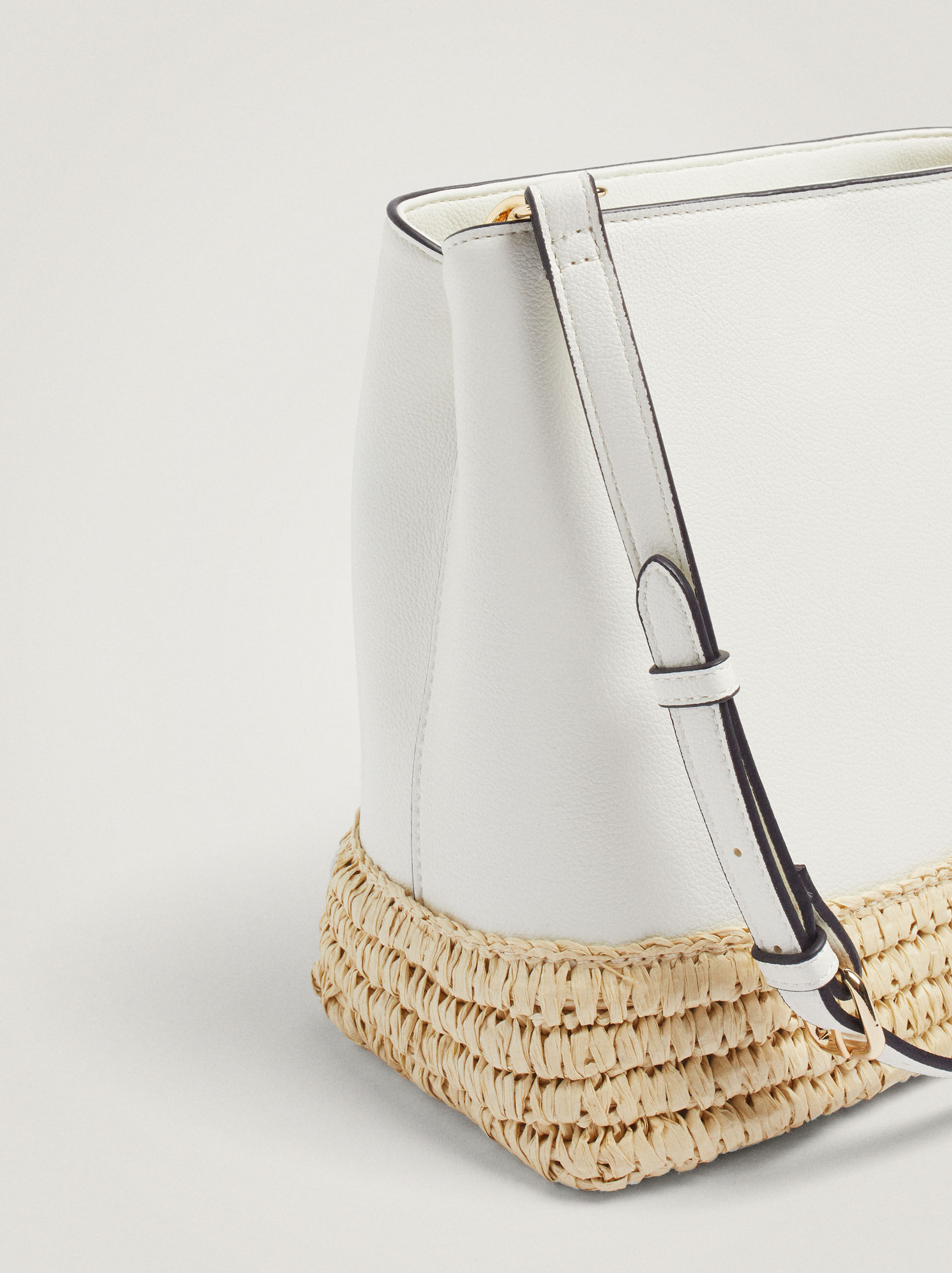 Bolso Bombonera Con Base Trenzada Camel Mujer