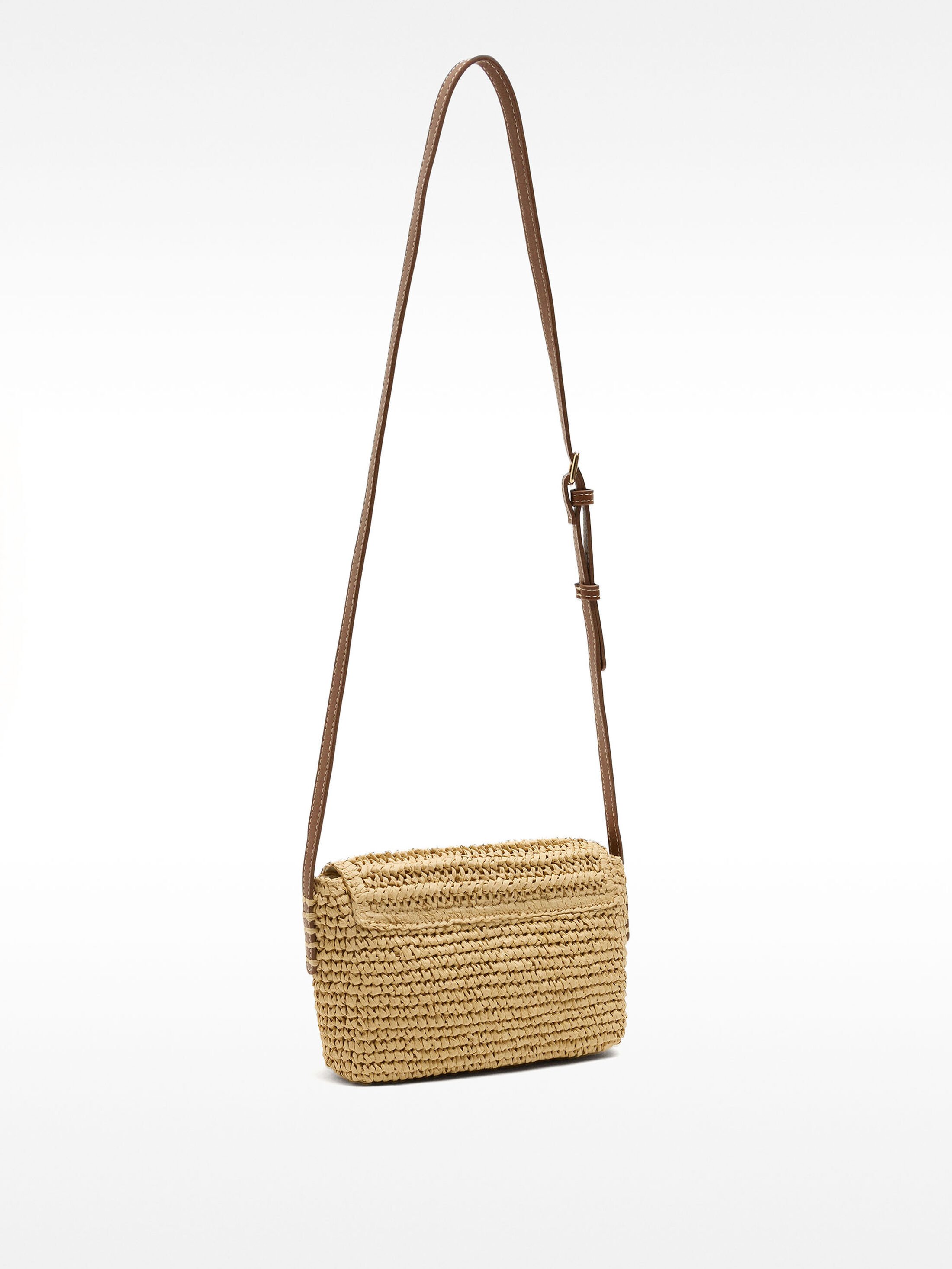 Bolso bandolera efecto rafia image number 3.0
