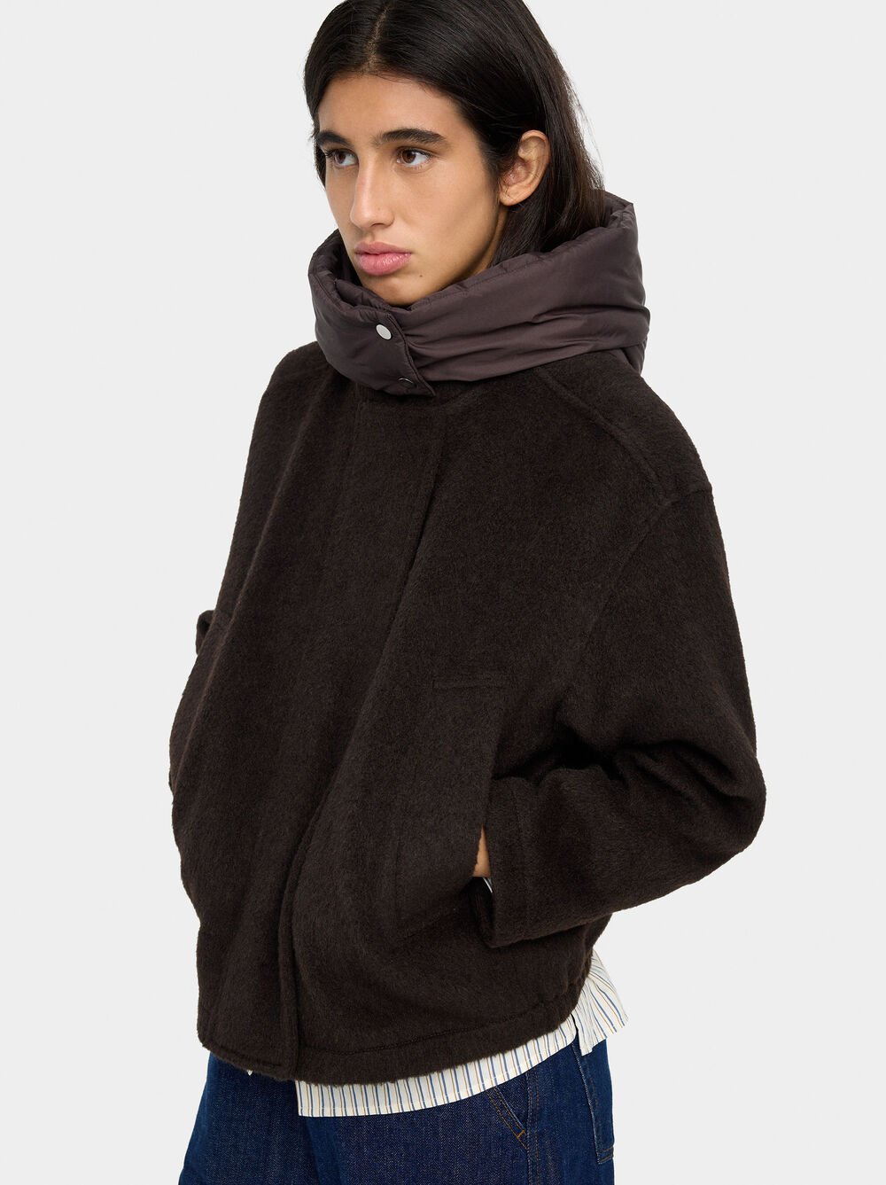 Hooded jacket with side pockets