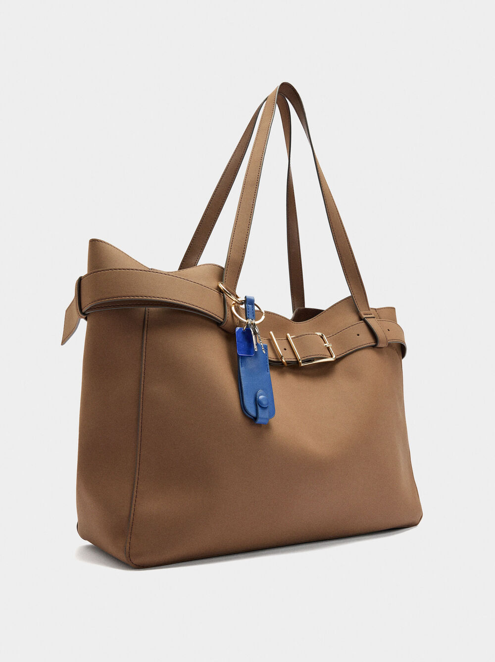 Shopper bag with belt and pendant