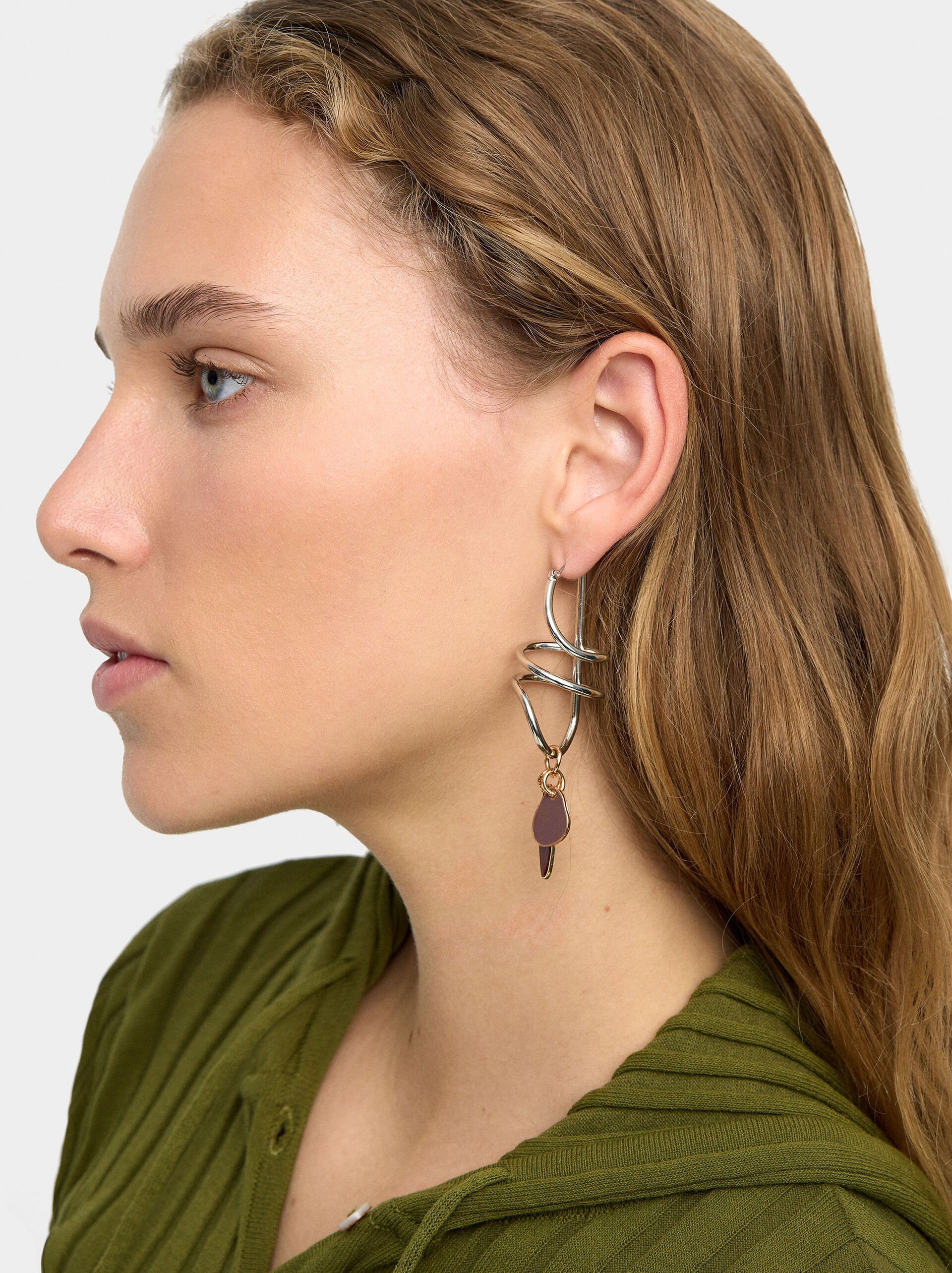 Spiral drop earrings with enamel image number 1.0