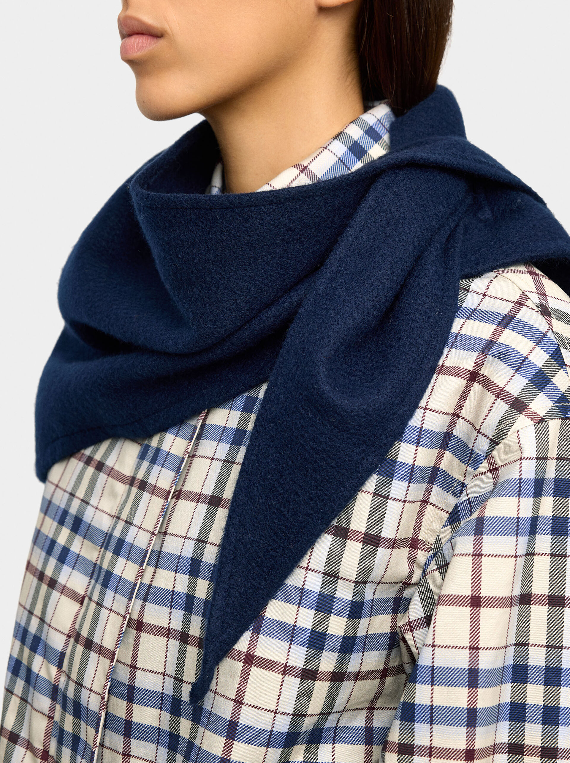 Schal mit Überwurf image number 1.0