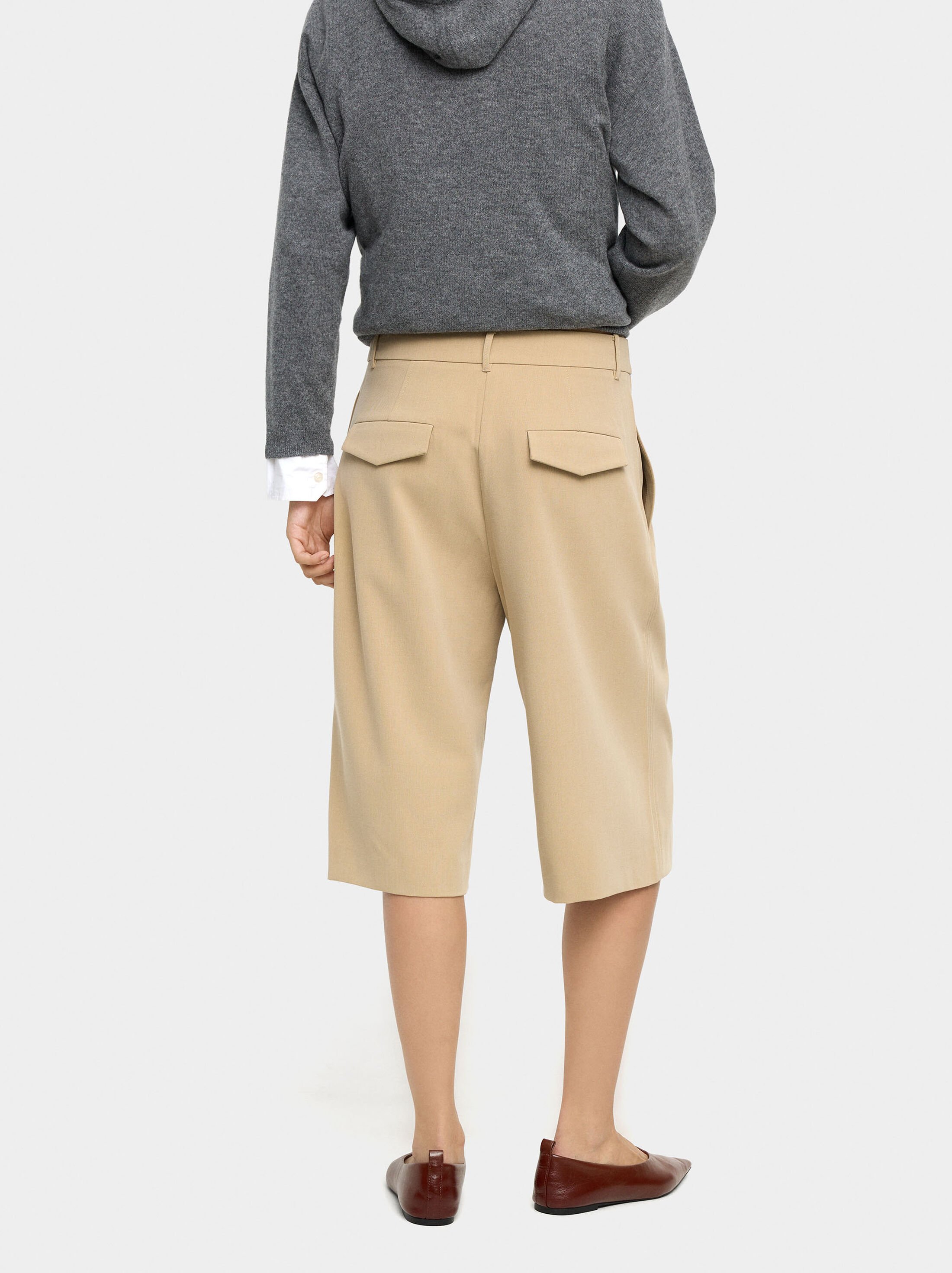 Pleated bermudas image number 3.0