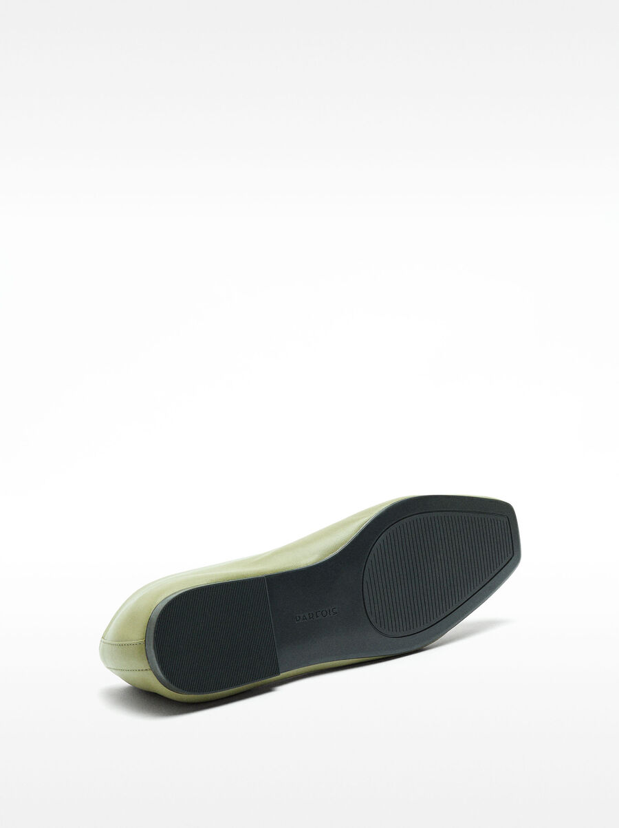 Plain leather ballet flats