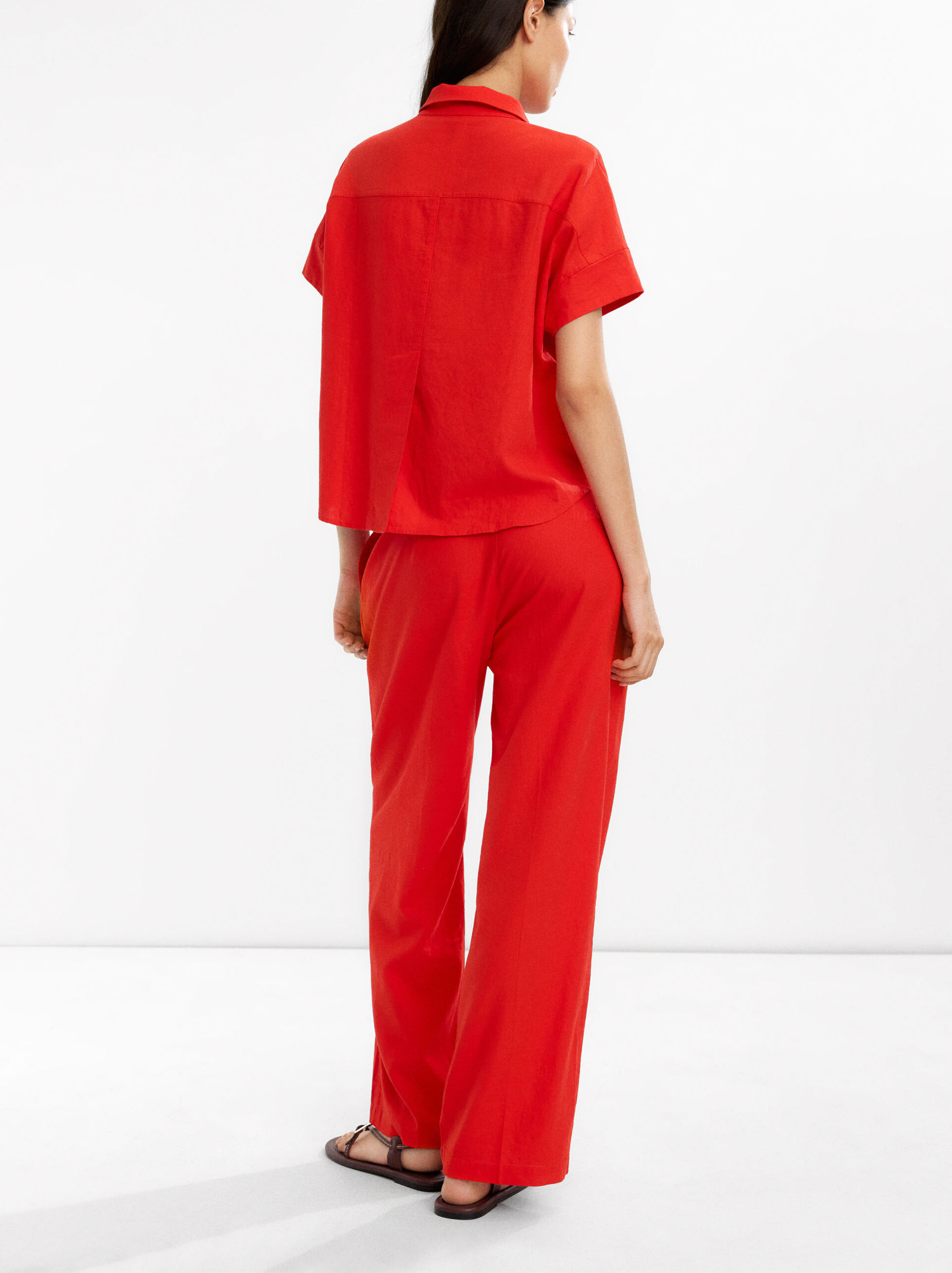 Short-sleeved shirt with linen blend image number 2.0