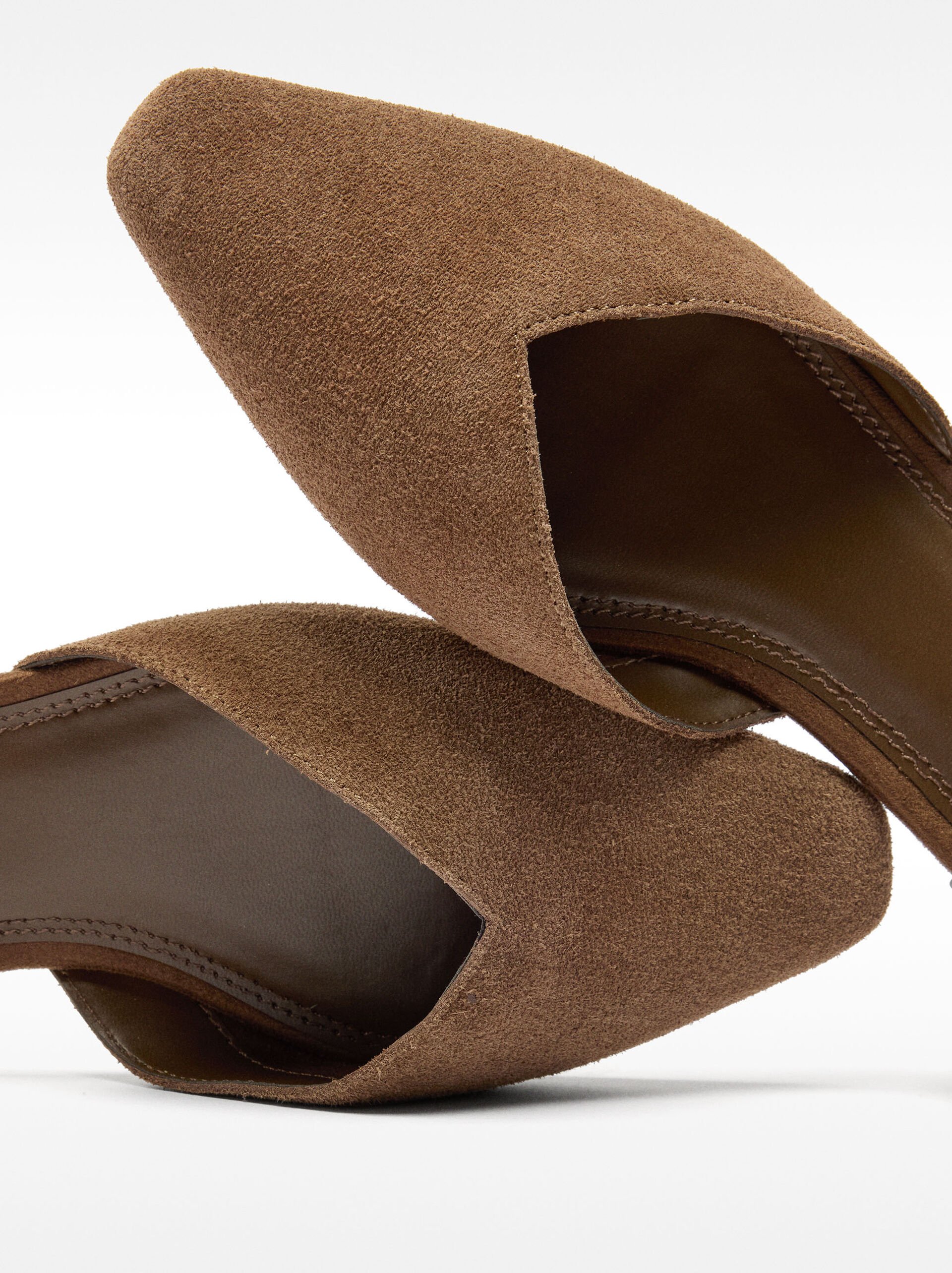 Leather ballet flats with bracelet image number 4.0