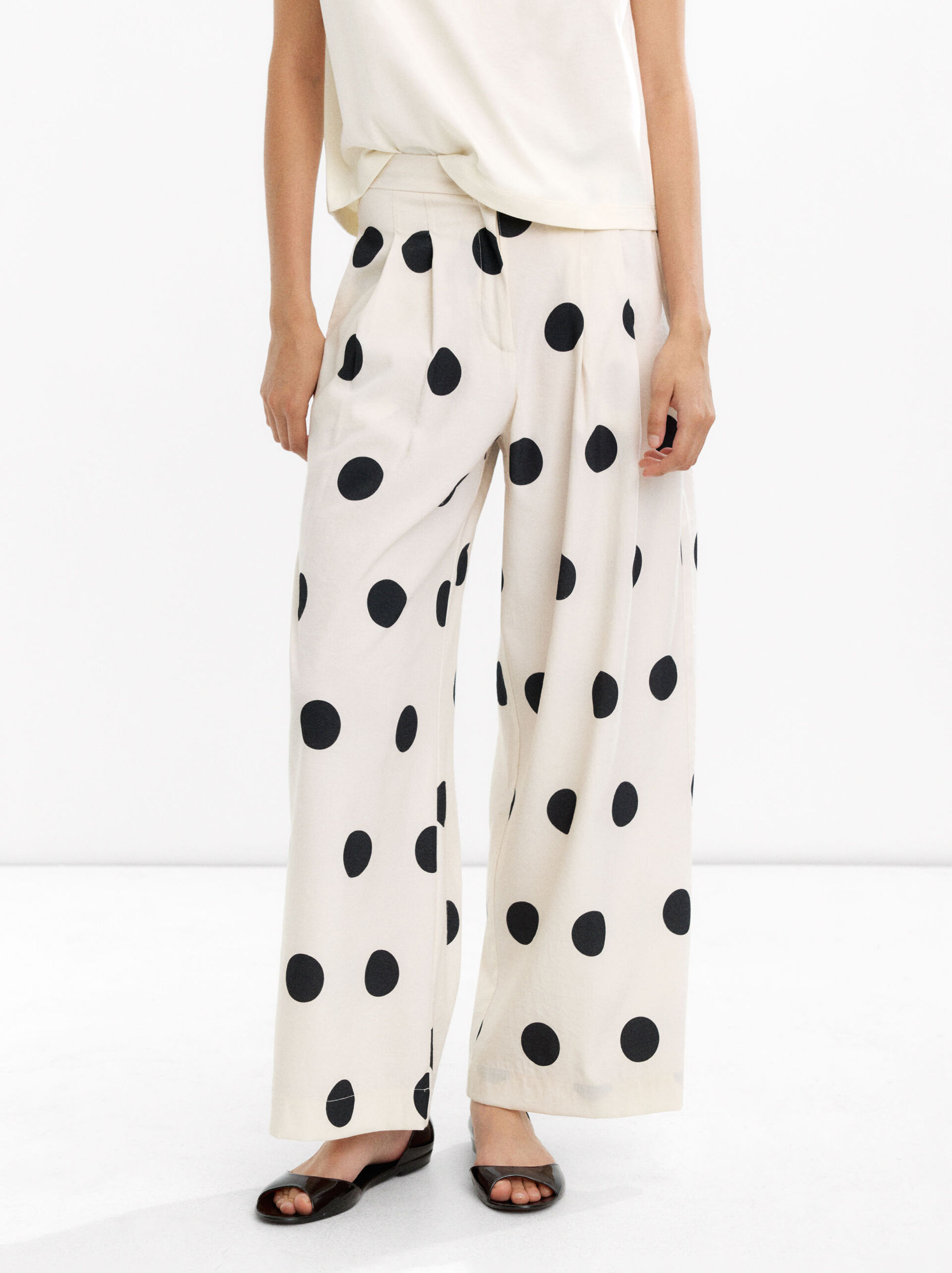 Flowing trousers with polka dots image number 1.0