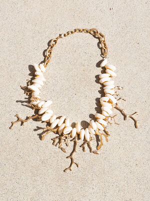 Golden Coral Necklace image number 0.0