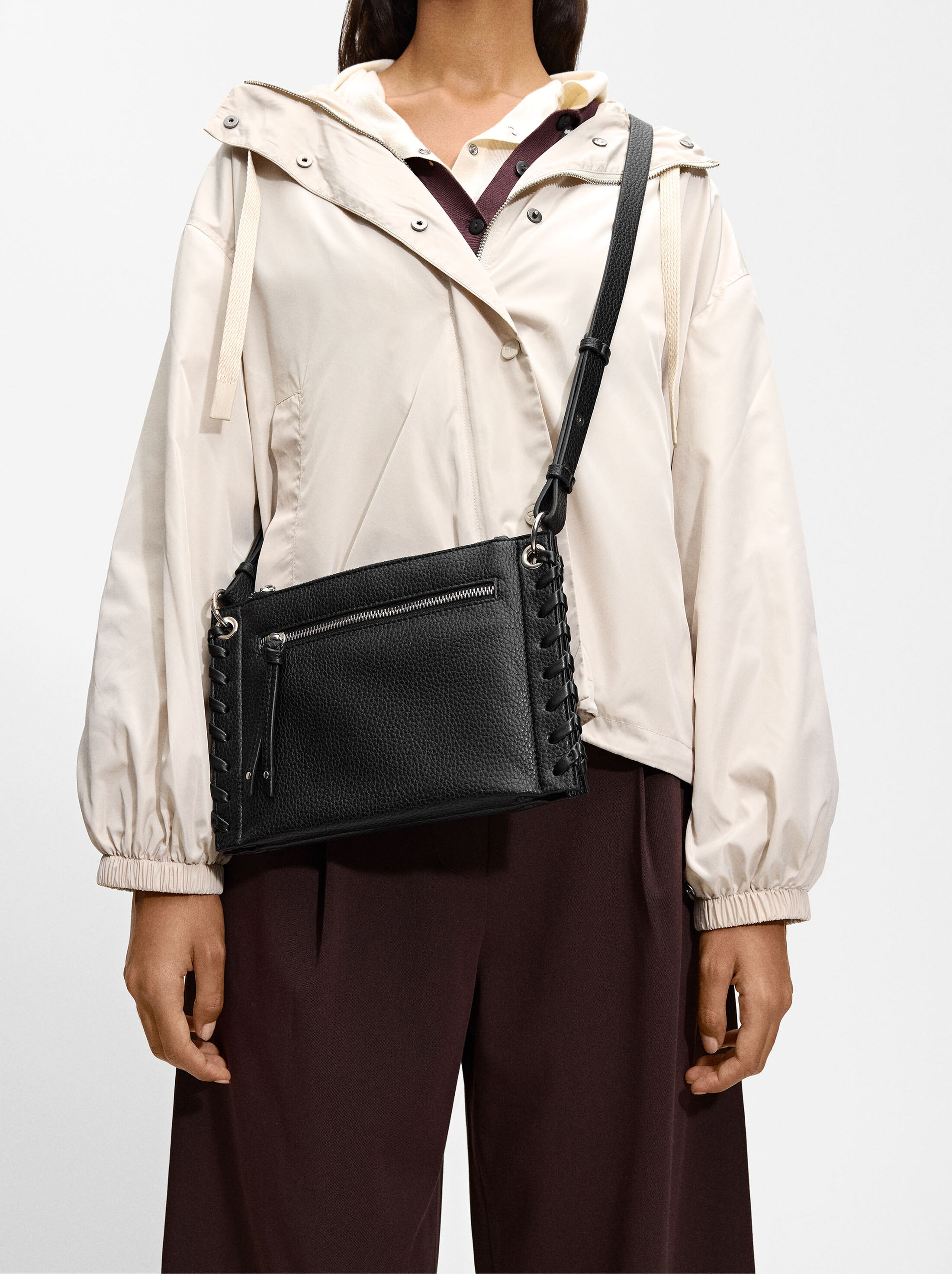 Crossbody bag with outer pockets image number 1.0