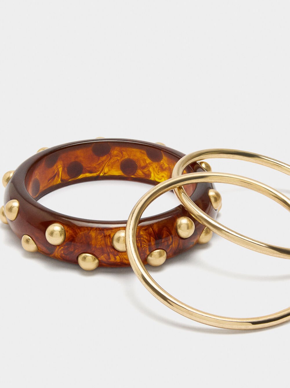 Set of bracelets with stone effect