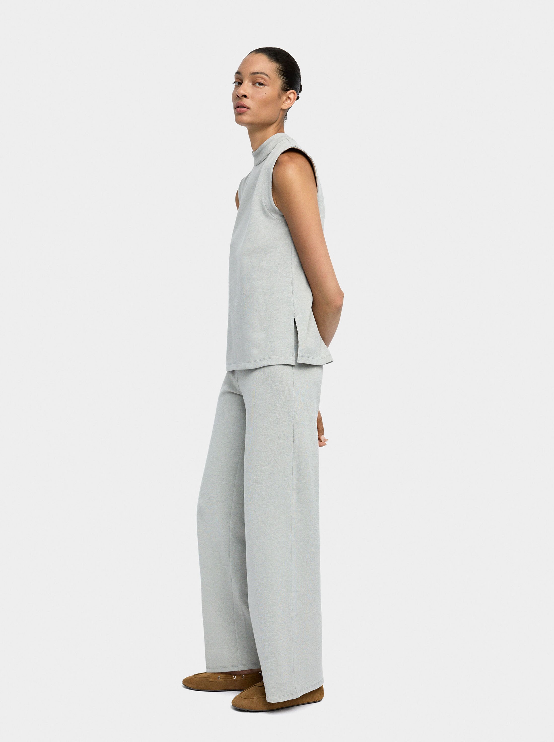 Textured pants with elastic waistband image number 0.0