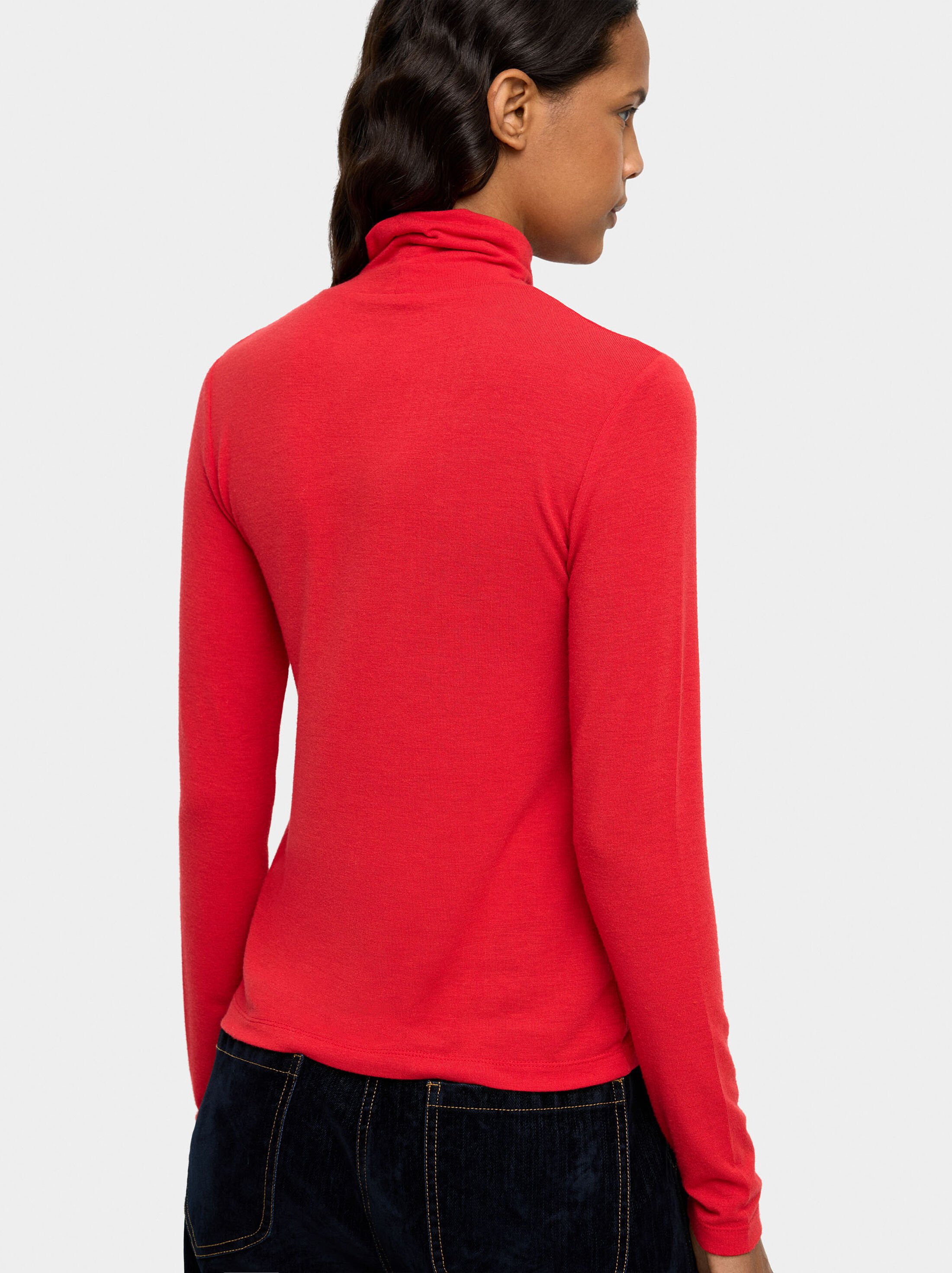T-shirt with long sleeves and high neck image number 3.0