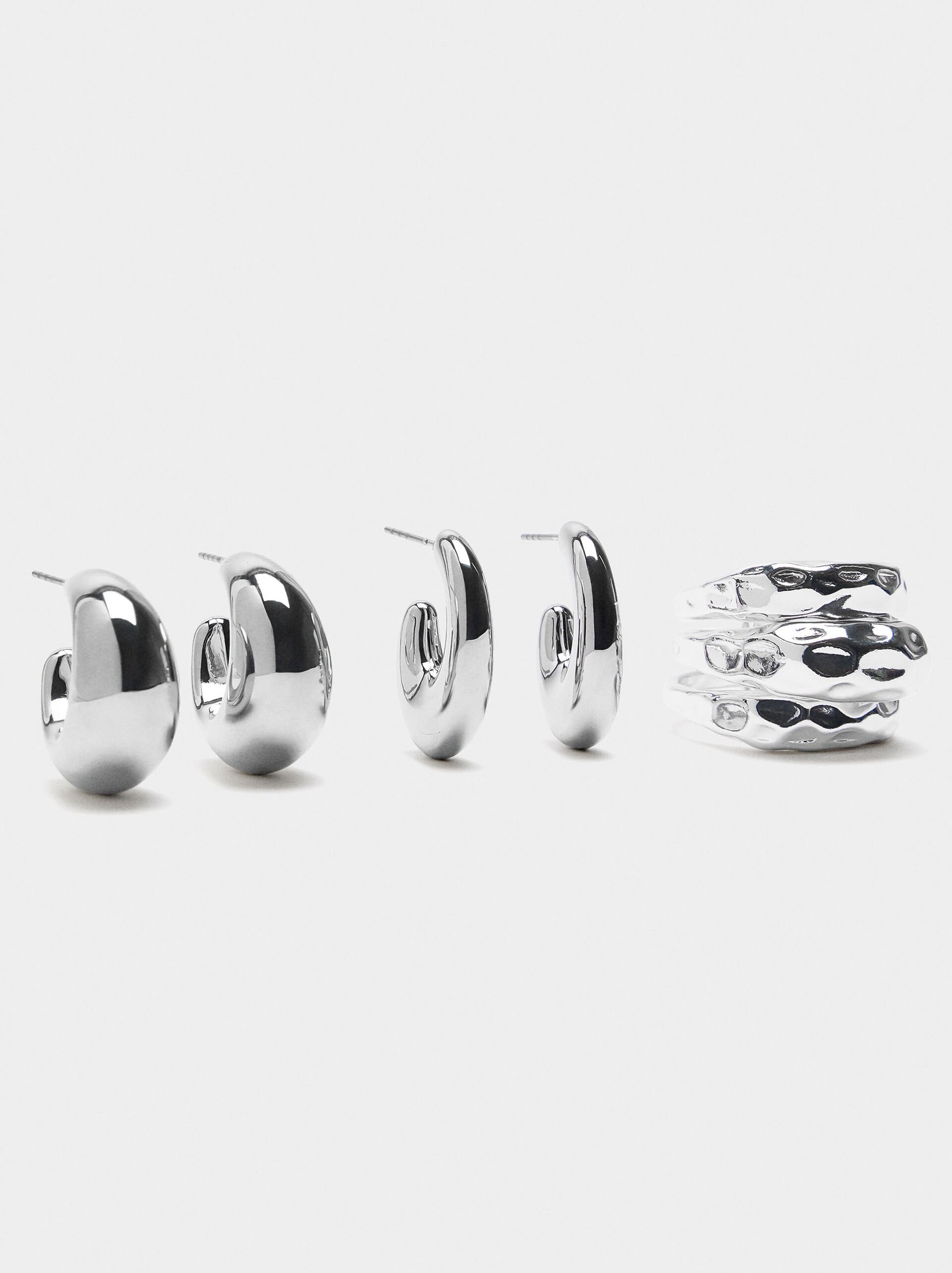 Set of earrings and ring image number 0.0